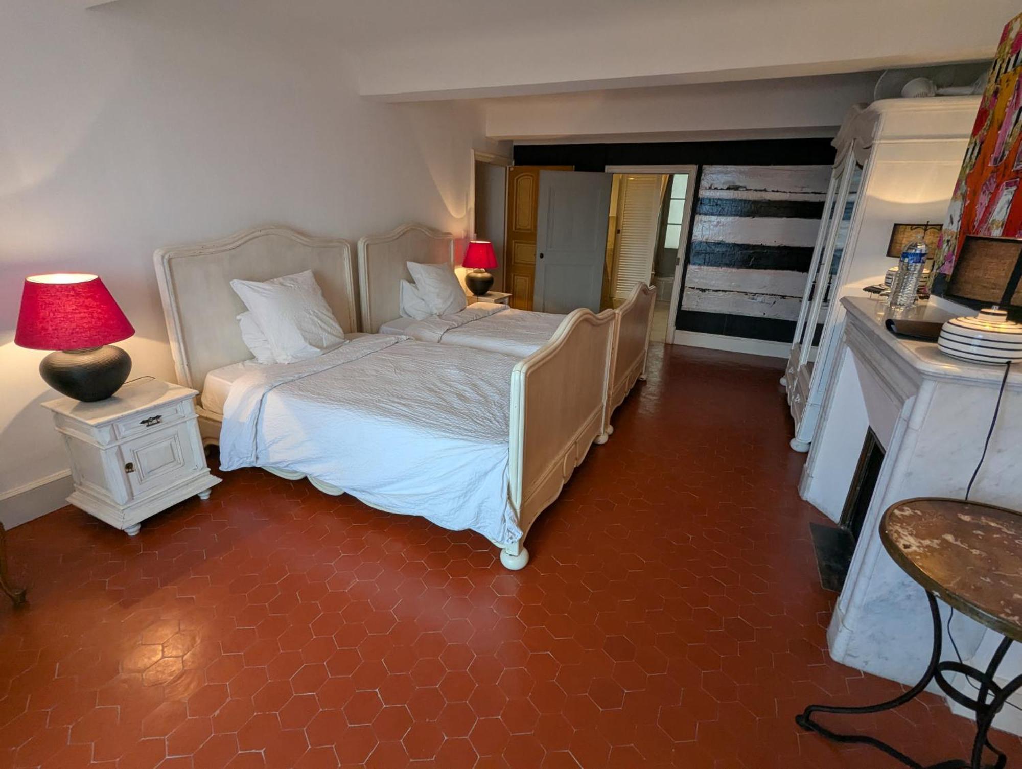 Bed and Breakfast Les Chapeliers Claviers Экстерьер фото