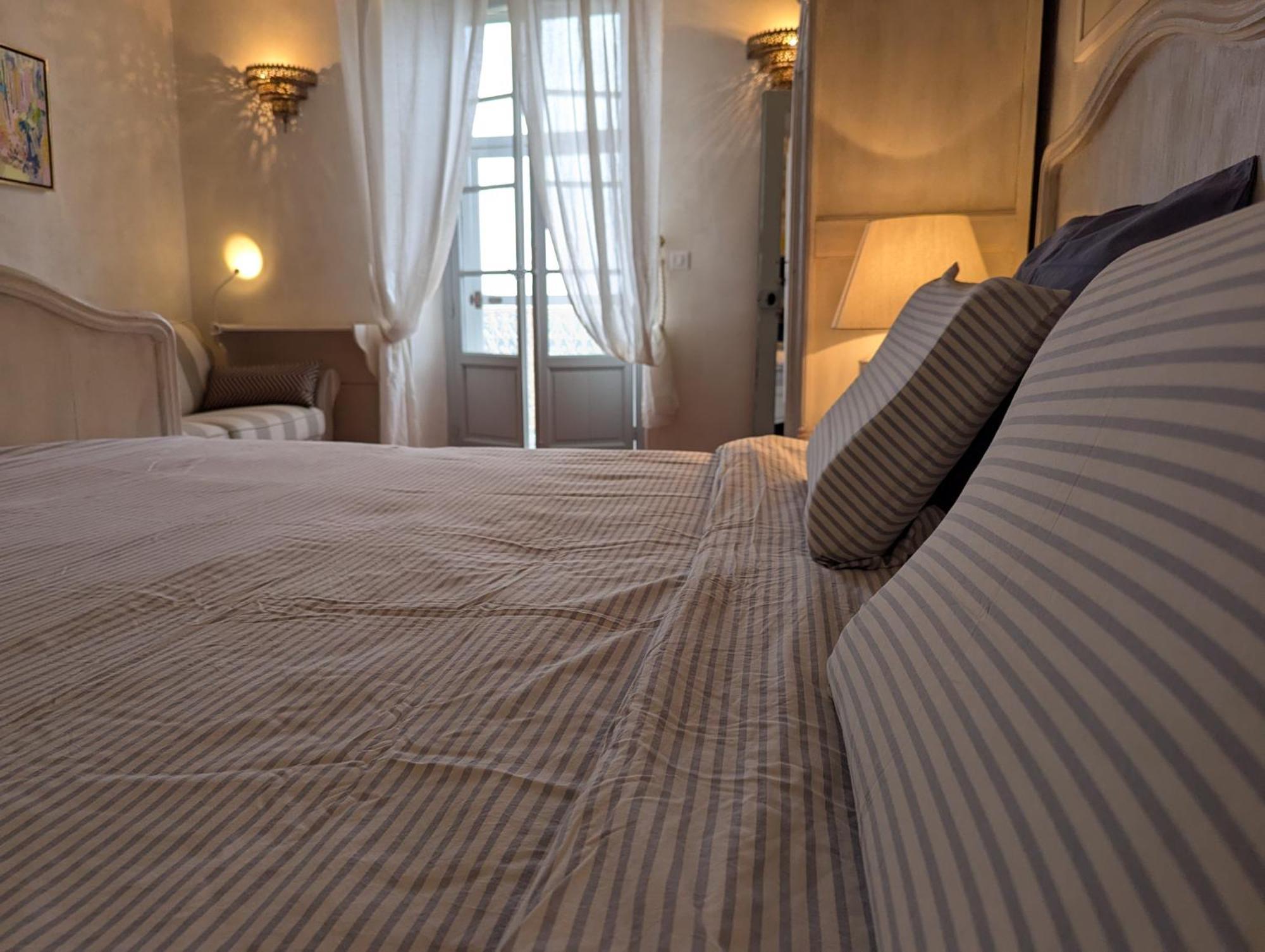 Bed and Breakfast Les Chapeliers Claviers Экстерьер фото