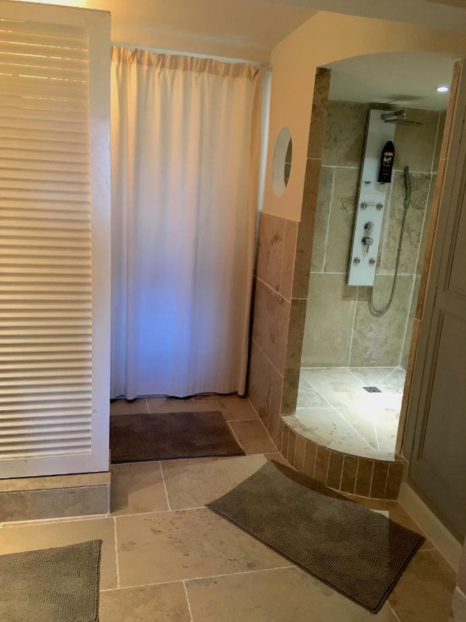 Bed and Breakfast Les Chapeliers Claviers Экстерьер фото