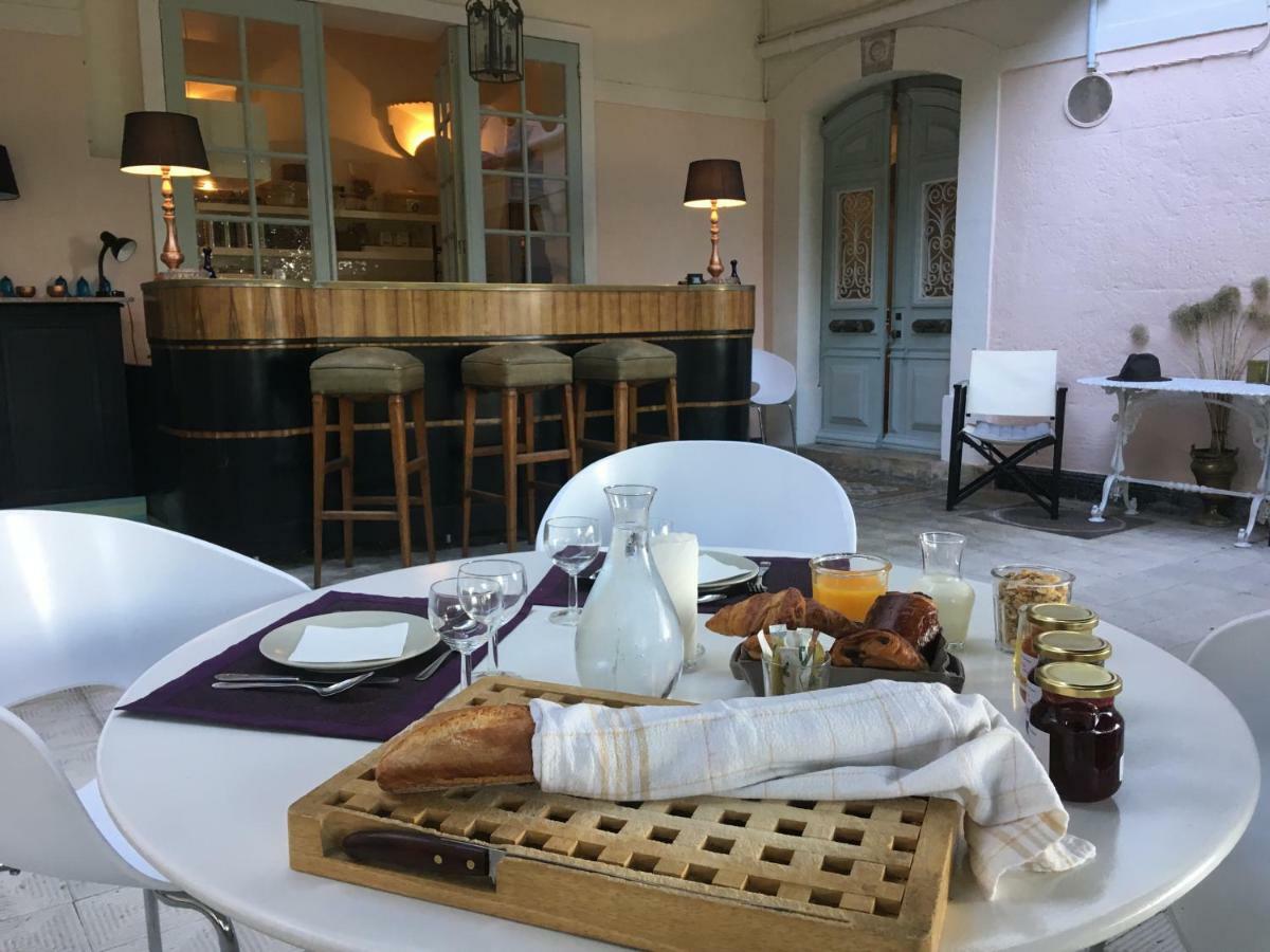 Bed and Breakfast Les Chapeliers Claviers Экстерьер фото